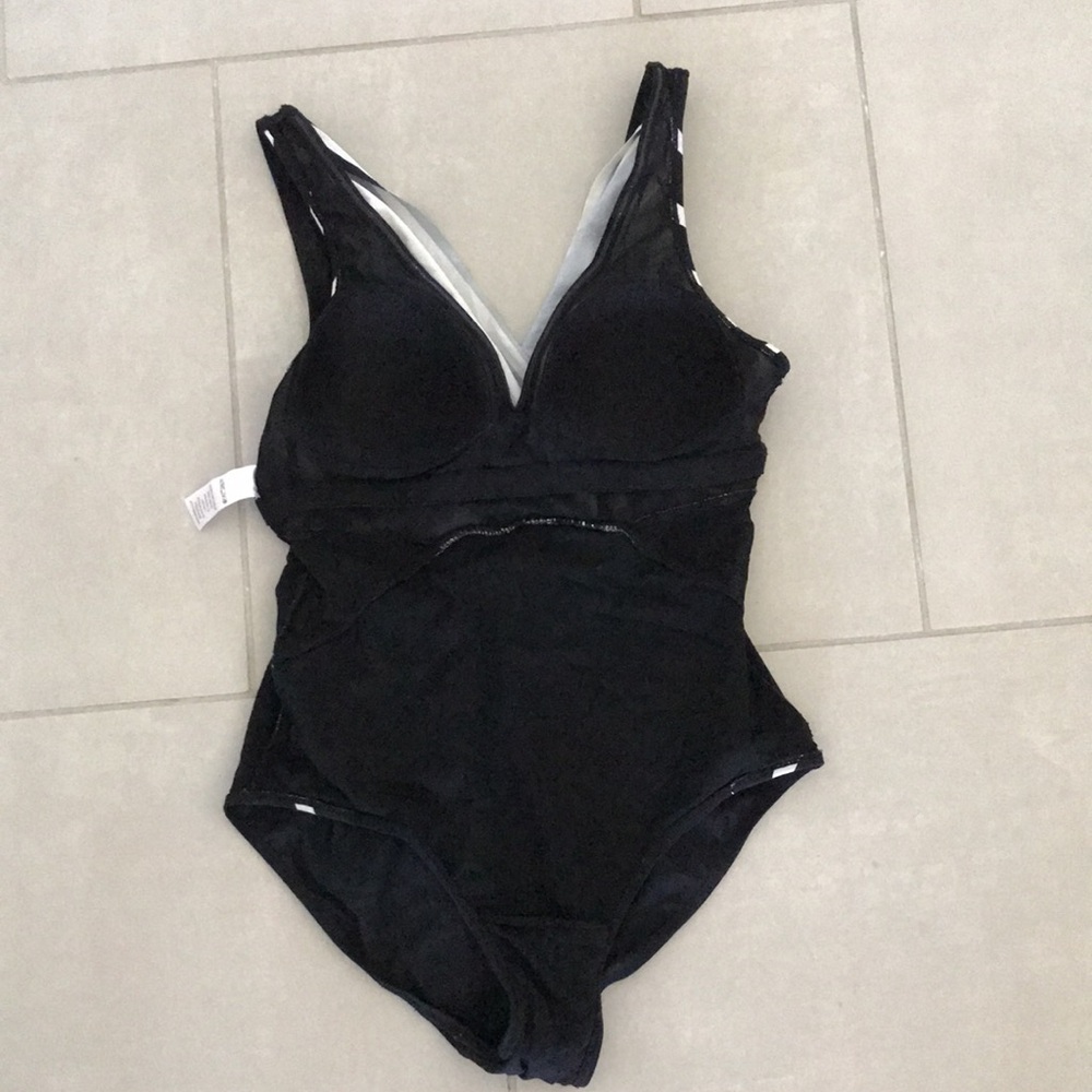 WOMEN X Front Stripes Pattern One Piece Swimsuit | M - Picture 10 of 13